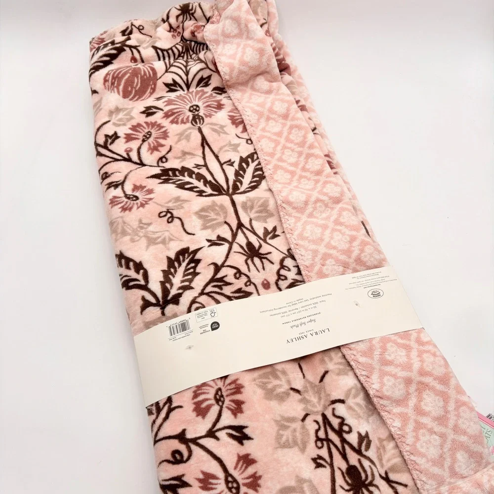 Laura‎ Ashley Oversized Reversible Throw Blanket Pink Floral Halloween Spiders